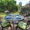 2 bed flat - SW London with parking