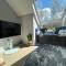 River Vista Retreat - Luxury duplex Apt - Views - Parking - Cycle storage - Spa access option