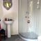Romantic Hot Tub Retreat - Ndlovu 33 Tiny Home, Big 5 reserve