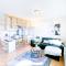 Sea and city view apartment with sauna and balcony - 派尔努