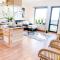 Sea and city view apartment with sauna and balcony - 派尔努