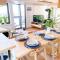 Sea and city view apartment with sauna and balcony - 派尔努