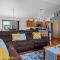 Stylish 5 BR- LG Fenced Backyard and Playground - Summerset