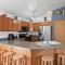 Stylish 5 BR- LG Fenced Backyard and Playground - Summerset