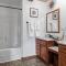 Stylish 5 BR- LG Fenced Backyard and Playground - Summerset