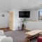 Stylish 5 BR- LG Fenced Backyard and Playground - Summerset