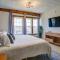 206 - King Suite