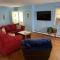 Beach Front on the Bay in our Rustic, Pet Friendly Cottage home - North Camellia Acres
