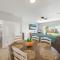 Beach House 5min walk to beach, pool, close to shops and activities - Destin