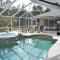 Peachland getaway with pool and tiki bar - Port Charlotte