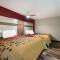 Econo Lodge Inn & Suites - Canandaigua