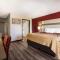 Econo Lodge Inn & Suites - Canandaigua