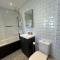 Stylish Brixham home, sleeps 7, parking & garden