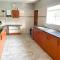 Chic Modern House on Neasden - 2085