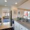 Charming Cape Cod Home with Patio, 2 Mi to Beach! - 马什皮