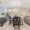 Triple Header Storey Lake by Shine Villas apts - 基西米