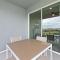 Triple Header Storey Lake by Shine Villas apts - 基西米