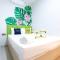 Urbanview Hotel R House Batam by RedDoorz