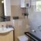 Spacious apartment in Stari Grad, 80 m², serene garden