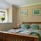 Finest Retreats - Felin Ship