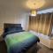 Entire Spacious Modern One Bedroom House - Swindon