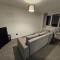 Entire Spacious Modern One Bedroom House - Swindon