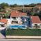 A stunning villa with a swimming pool in Lindar near Pazin - Lindar