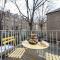 Chelsea Stunning two Bedroom Townhouse with Airconditioning