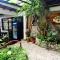 Gringo Bills Boutique Hotel