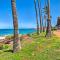 Walk to Beach Ocean-View Maunaloa Studio