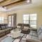 Chic Texas Abode with Patio and Fenced-In Yard! - تومبال