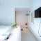 Urbanview Hotel Crystal Nagoya Batam by RedDoorz