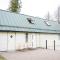 Cabin Guesthouse with free parking