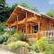 Solid Log Cabin With Private Hot Tub - Oak - Aymestrey