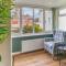 4 Bed City House with Private Garden and Parking