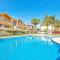 Casa en playa con piscina Novamar