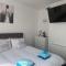 Marlborough White house- entire 3 bedroom home for your holiday