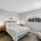 Vacation House! 6BR, FREE Heated Pool, Arcade & Hot Tub
