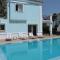 Detached Villa 4 bed Duquesa with Private infinity pool close to port and beach