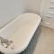 Updated Sheboygan Home with Porch Less Than 1 Mi to Beach - شيبويغان