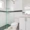 Hollywood Home w Pool Jacuzzi BBQ and Pool Table - هوليوود