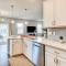 Spacious Home with Patio Near Fishers! - فِشرز