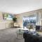 Spacious 2 Bed/2 Bath Condo with Gym and Laundry - ملبورن