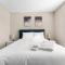 Spacious 2 Bed/2 Bath Condo with Gym and Laundry - ملبورن