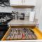 Elegant 3BR/2BA Condo Near Beaches & Attractions - ملبورن