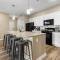 Elegant 2 Bedroom/2 Bath Condo with All Amenities (Pool, Gym, Laundry, etc) - ملبورن