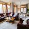 Beautifully Decorated Upscale Two bedroom HRE1