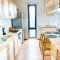 Sea and city view apartment with sauna and balcony - 派尔努
