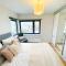 Sea and city view apartment with sauna and balcony - 派尔努