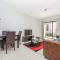 V&S Apartments - Executive Suite in Fourways, Johannesburg - Fourways